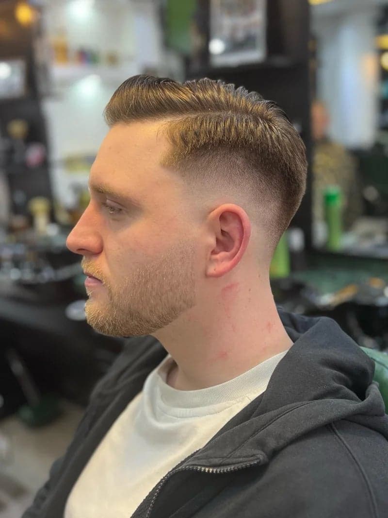 High Fade Haarschnitt